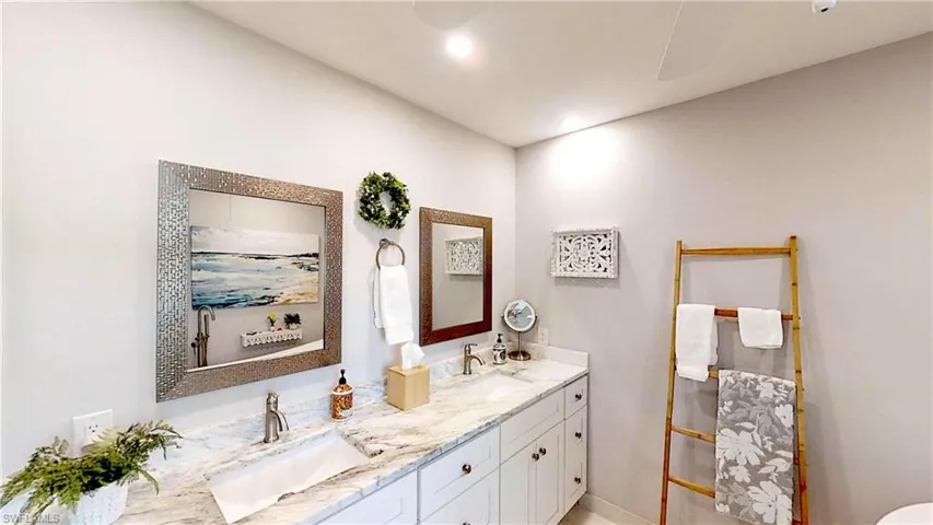9968  Boca  CIR, Naples, FL 34109
