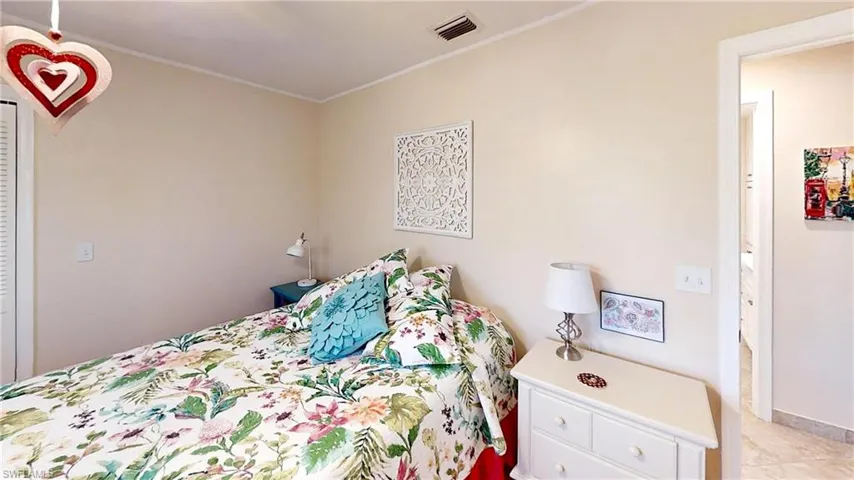 9968  Boca  CIR, Naples, FL 34109