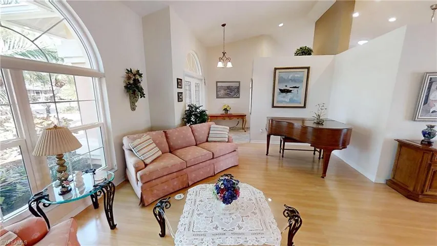 9968  Boca  CIR, Naples, FL 34109