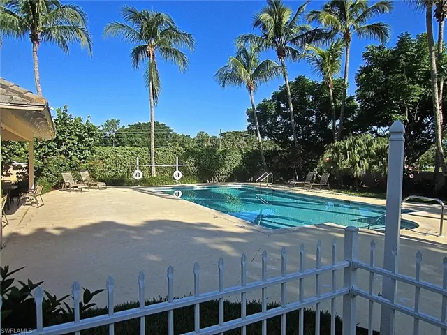 9968  Boca  CIR, Naples, FL 34109