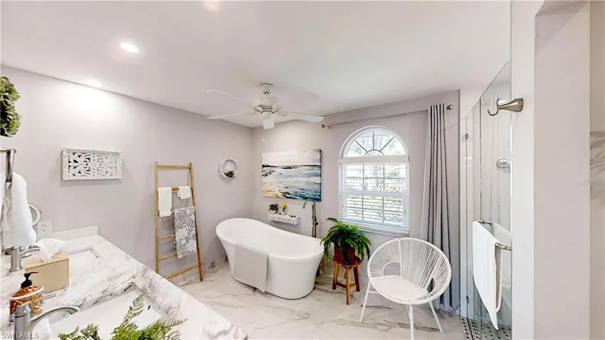 9968  Boca  CIR, Naples, FL 34109