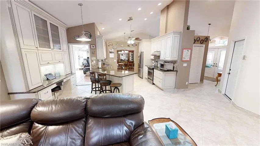 9968  Boca  CIR, Naples, FL 34109