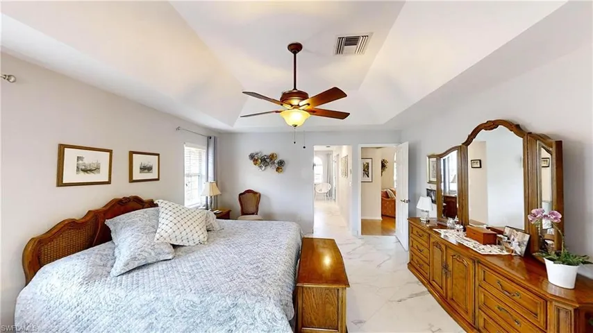 9968  Boca  CIR, Naples, FL 34109