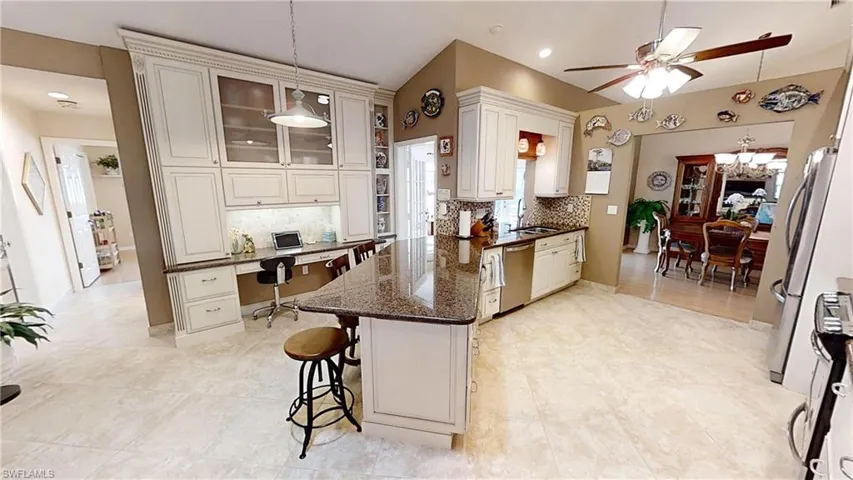9968  Boca  CIR, Naples, FL 34109