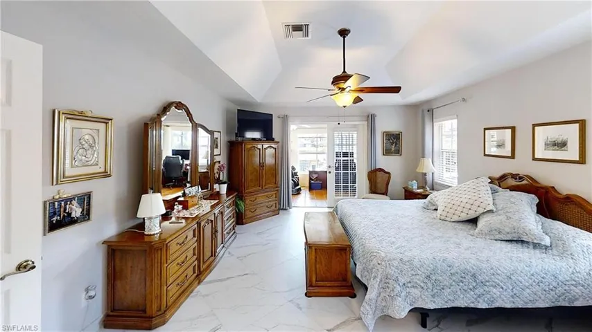 9968  Boca  CIR, Naples, FL 34109