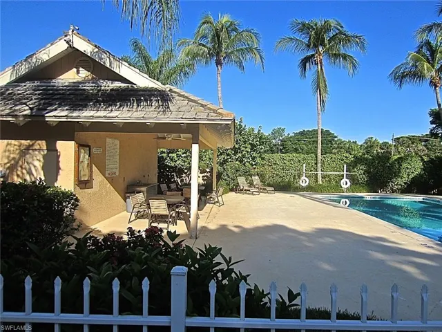 9968  Boca  CIR, Naples, FL 34109