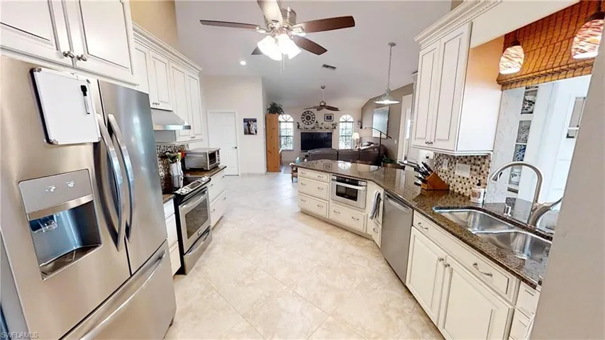 9968  Boca  CIR, Naples, FL 34109