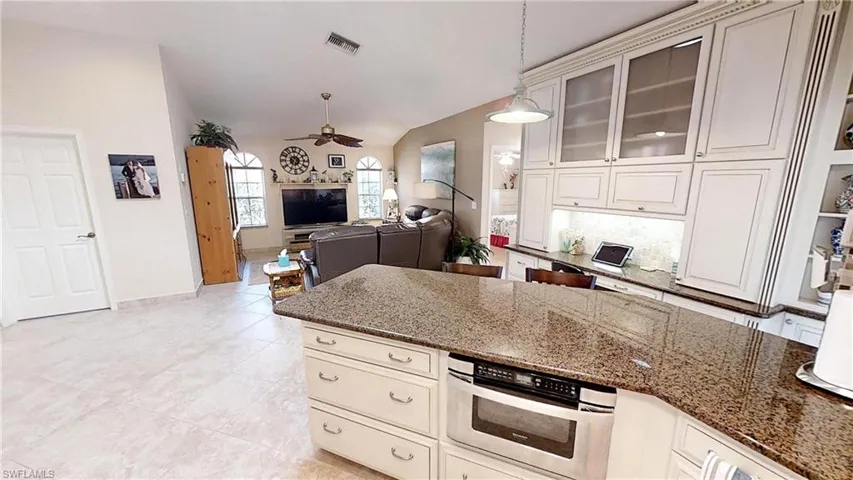 9968  Boca  CIR, Naples, FL 34109