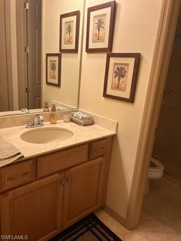 Guest Bathroom w/private water closet