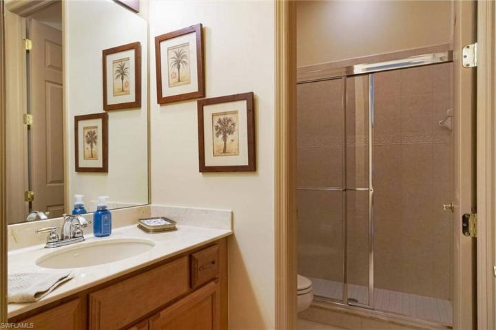Guest Bathroom with tub/shower combo