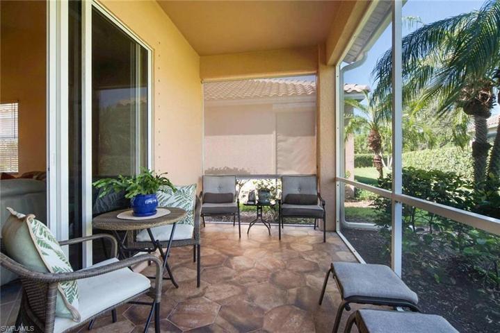 Lanai space is generous enough to fit your relaxing outdoor furniture
