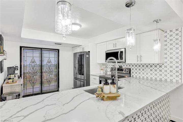 113 Pinebrook DR, FORT MYERS FL 33907