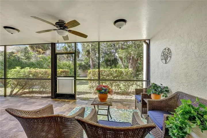 Back screened lanai
