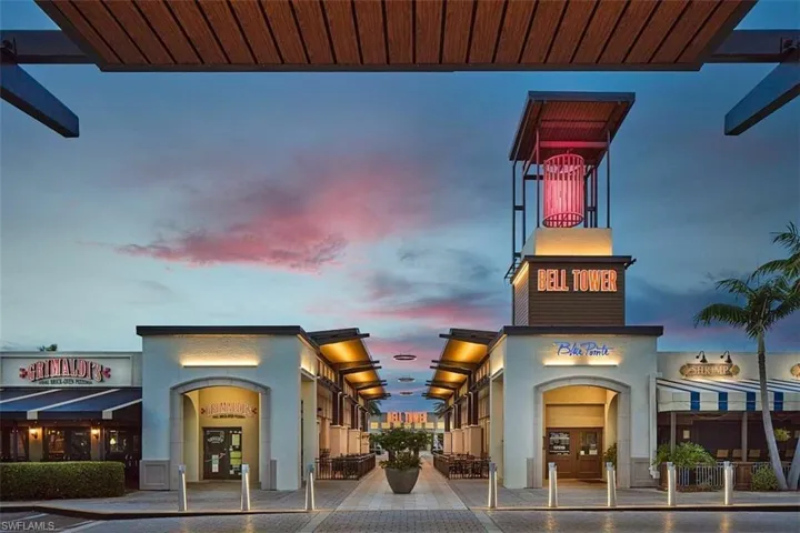 Walking distance to Bell Tower Shops