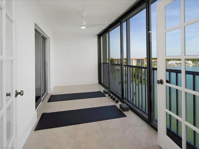 2750  Gulf Shore N BLVD, Naples, FL 34103