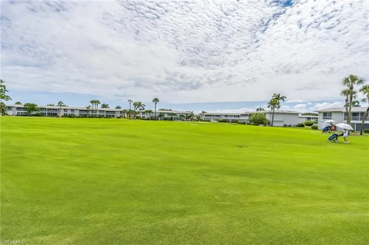 251  Palm  DR, Naples, FL 34112