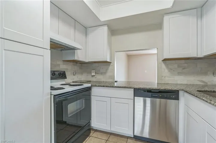251  Palm  DR, Naples, FL 34112