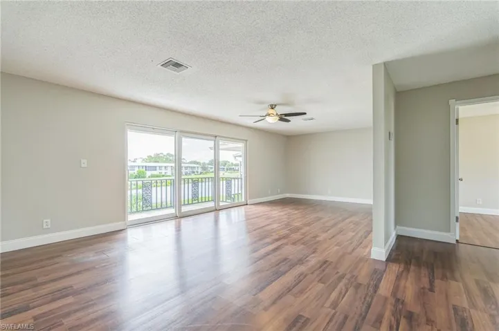 251  Palm  DR, Naples, FL 34112