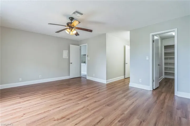 251  Palm  DR, Naples, FL 34112