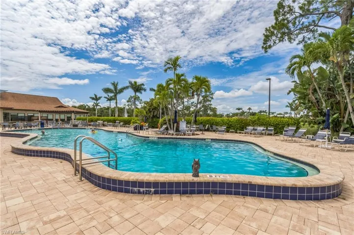 251  Palm  DR, Naples, FL 34112