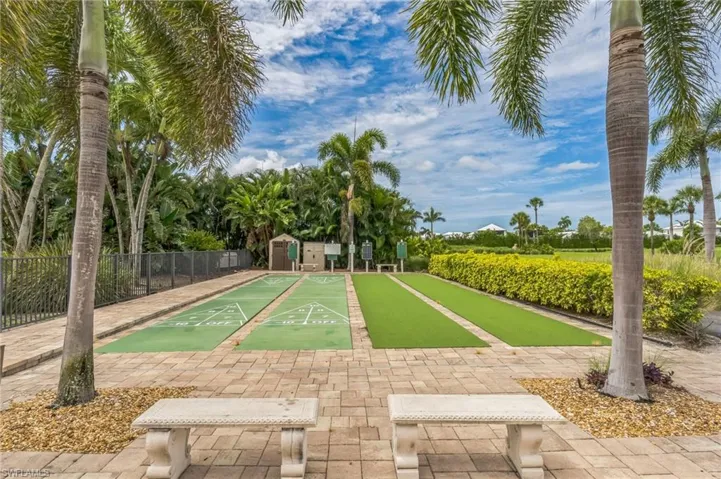 251  Palm  DR, Naples, FL 34112