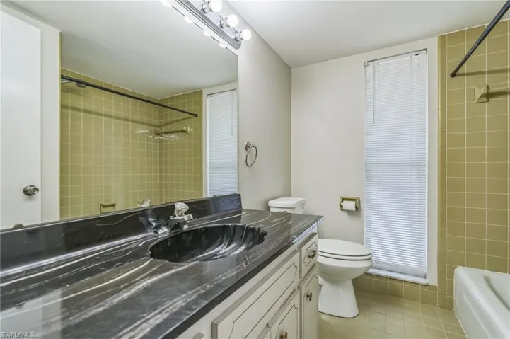 251  Palm  DR, Naples, FL 34112