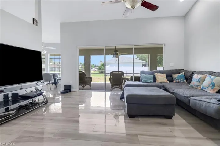 124 SE 6th  ST, Cape Coral, FL 33990
