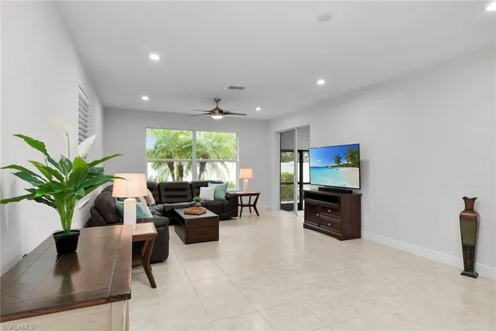13418  Kent  ST, Naples, FL 34109