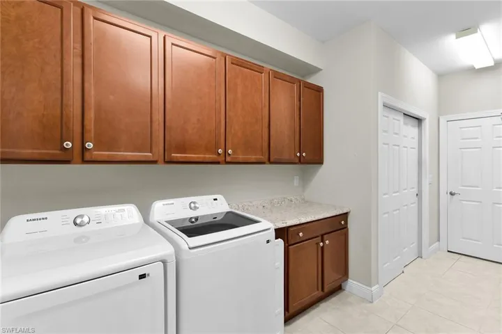 13418  Kent  ST, Naples, FL 34109