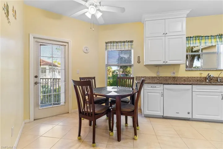 Eat-in kitchen