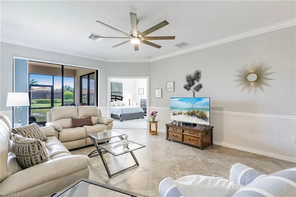 1403 Oceania DR, Naples, FL 34113,225063084