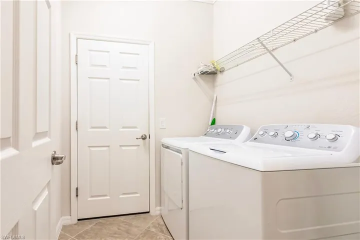 1403  Oceania S DR, Naples, FL 34113