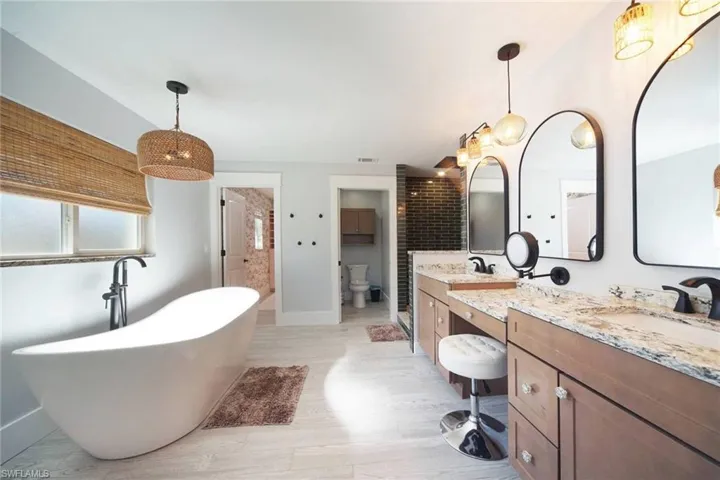 Beautiful well designed Master Bathroom