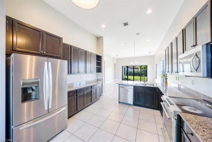 Expansive Kitchen