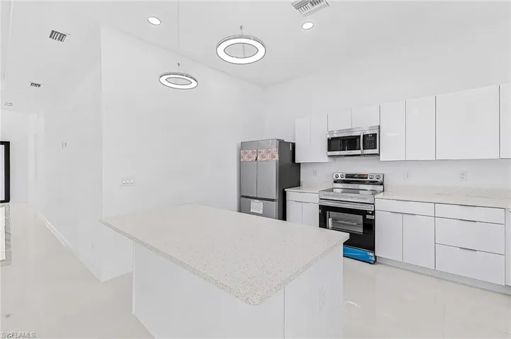 231 Nw 27th Ave, Cape Coral, Florida 33993