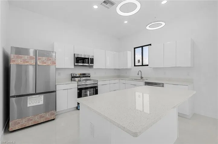 231 Nw 27th Ave, Cape Coral, Florida 33993