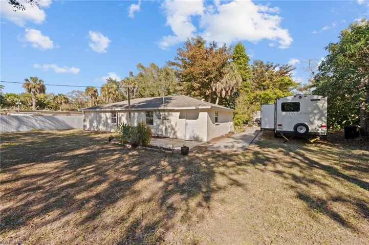 260  Delray  AVE, Fort Myers, FL 33905