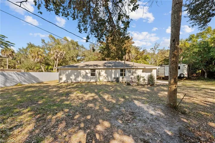 260  Delray  AVE, Fort Myers, FL 33905