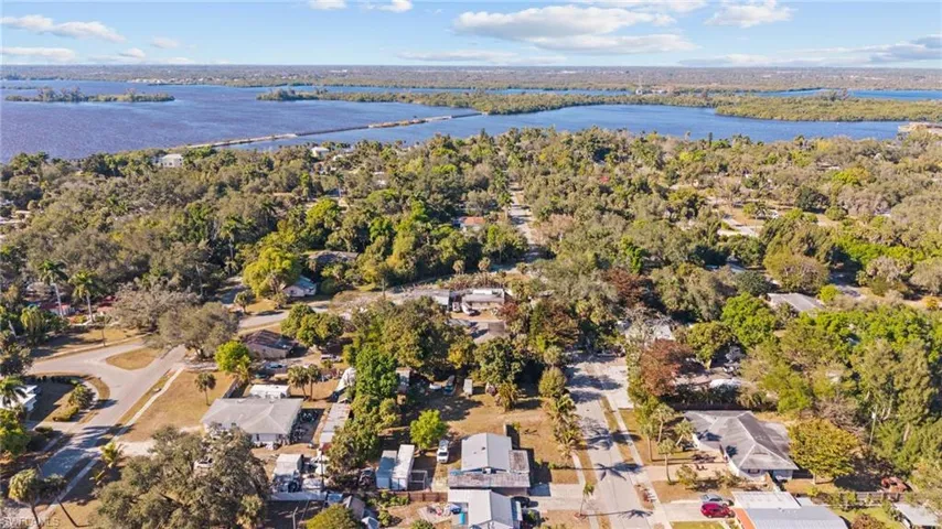 260  Delray  AVE, Fort Myers, FL 33905