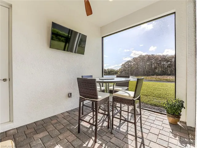 Large Lanai