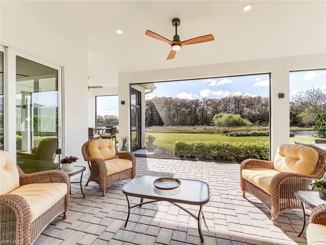 Large Lanai