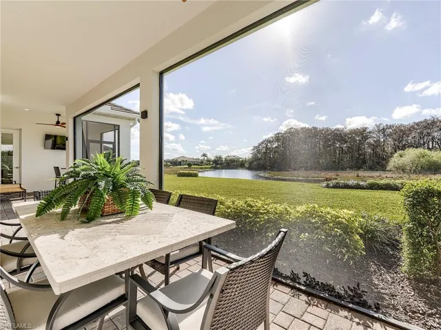 Large Lanai