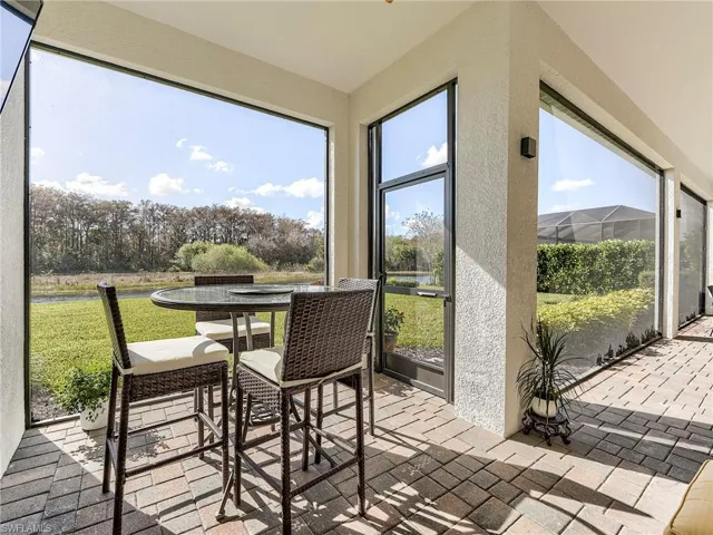 Large Lanai
