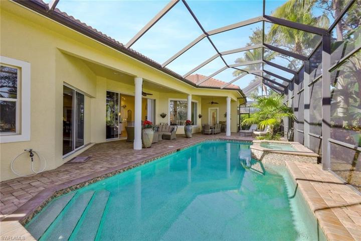 Pool & Spa