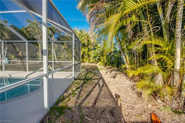 110 SE 13th  PL, Cape Coral, FL 33990