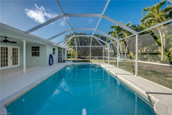 110 SE 13th  PL, Cape Coral, FL 33990