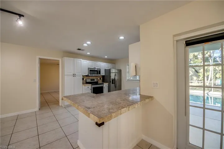 110 SE 13th  PL, Cape Coral, FL 33990