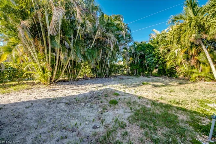 110 SE 13th  PL, Cape Coral, FL 33990