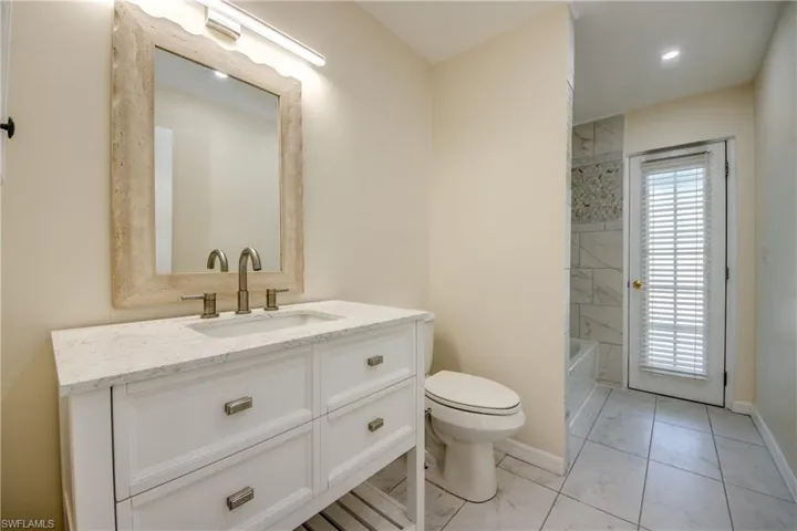 110 SE 13th  PL, Cape Coral, FL 33990