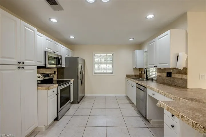 110 SE 13th  PL, Cape Coral, FL 33990